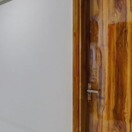 Collection O The Doors Near Appu Ghar Hotel Gurgaon Exterior photo
