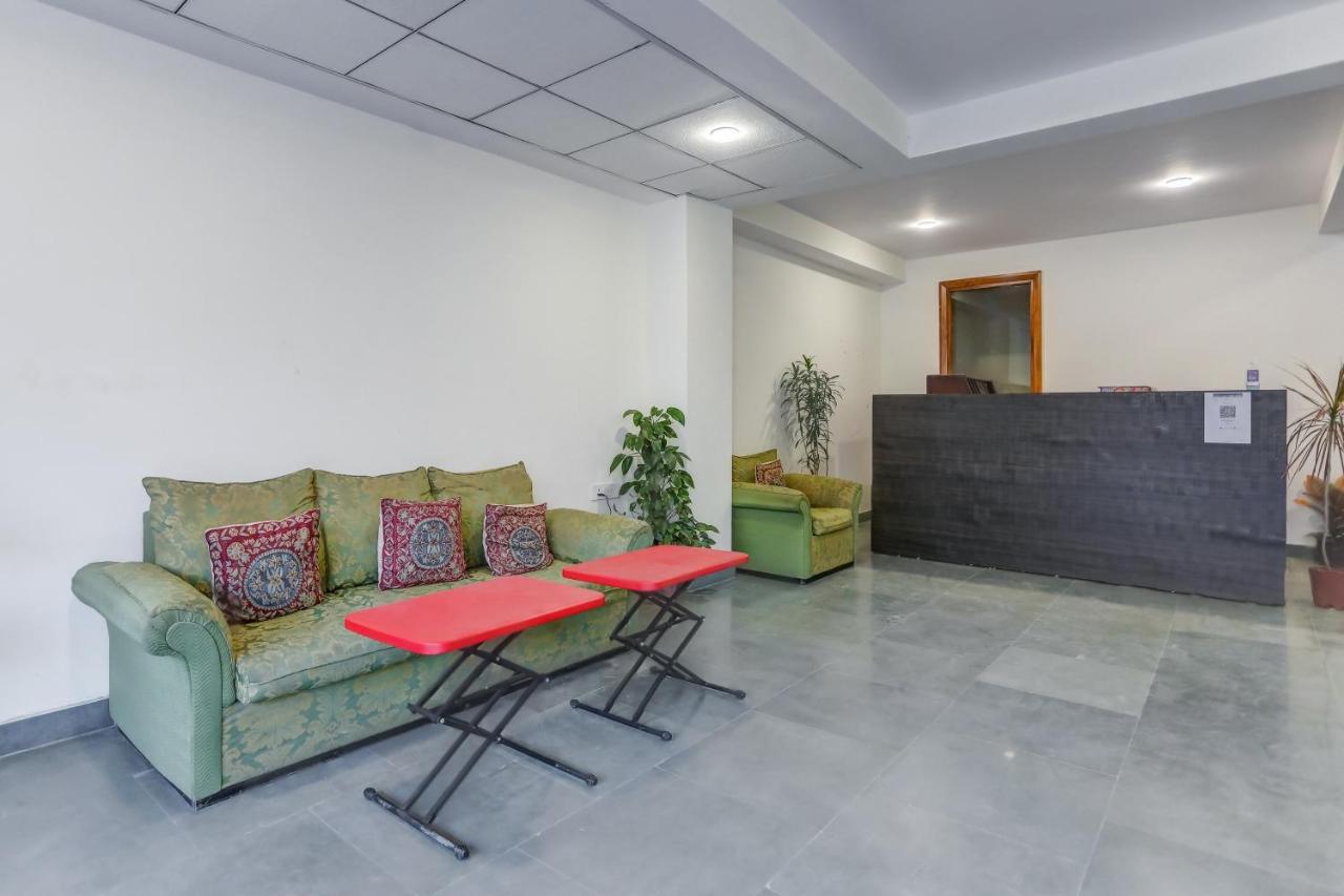 Collection O The Doors Near Appu Ghar Hotel Gurgaon Exterior photo